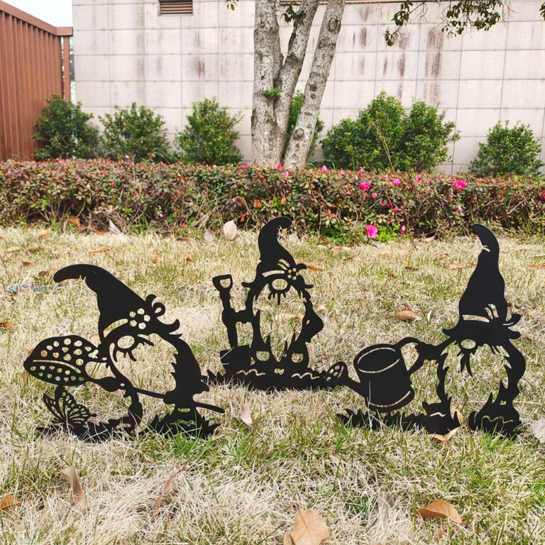 Garden Art ?C Metal Gnome 3-Pack